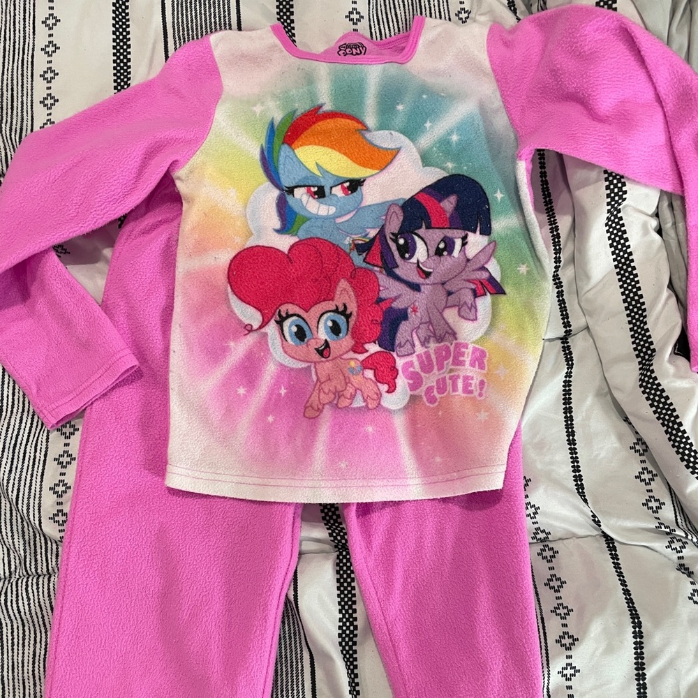 Girls’ Winter Clothing Bundle – Size 6/6X